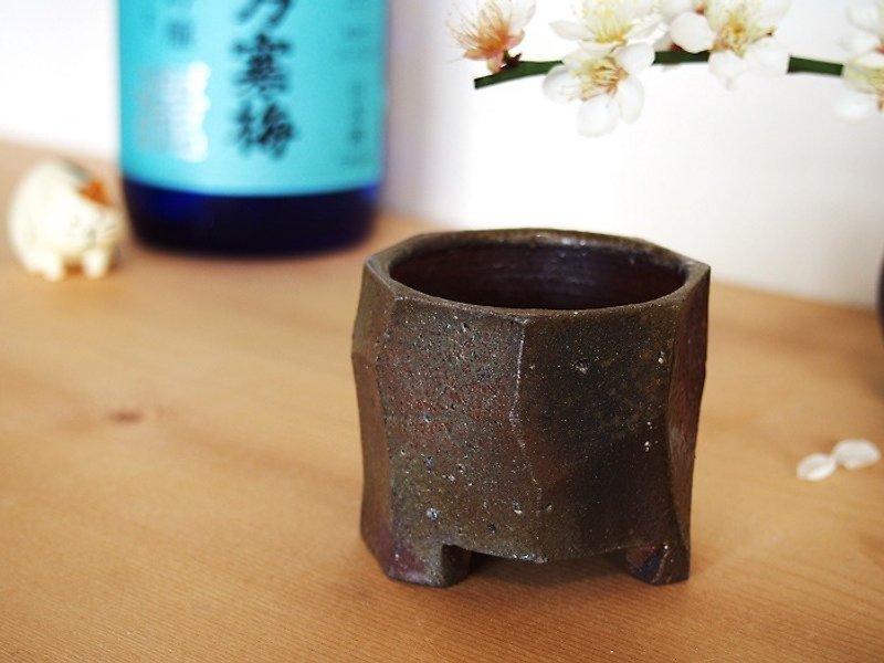 備前 ぐい呑み　gi-084 - 花瓶・植木鉢 - 陶器 ブラウン