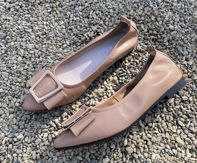 Camel pointed 2025 toe flats