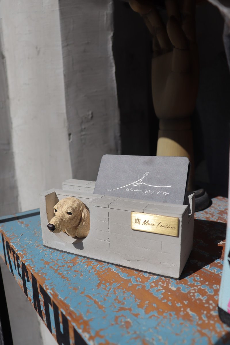 Dawn MUSE Dachshund Cement Business Card Holder Mobile Phone Holder Office Fragrance Expansion Stone Hand-made Creative Decoration - ที่ตั้งบัตร - ปูน หลากหลายสี