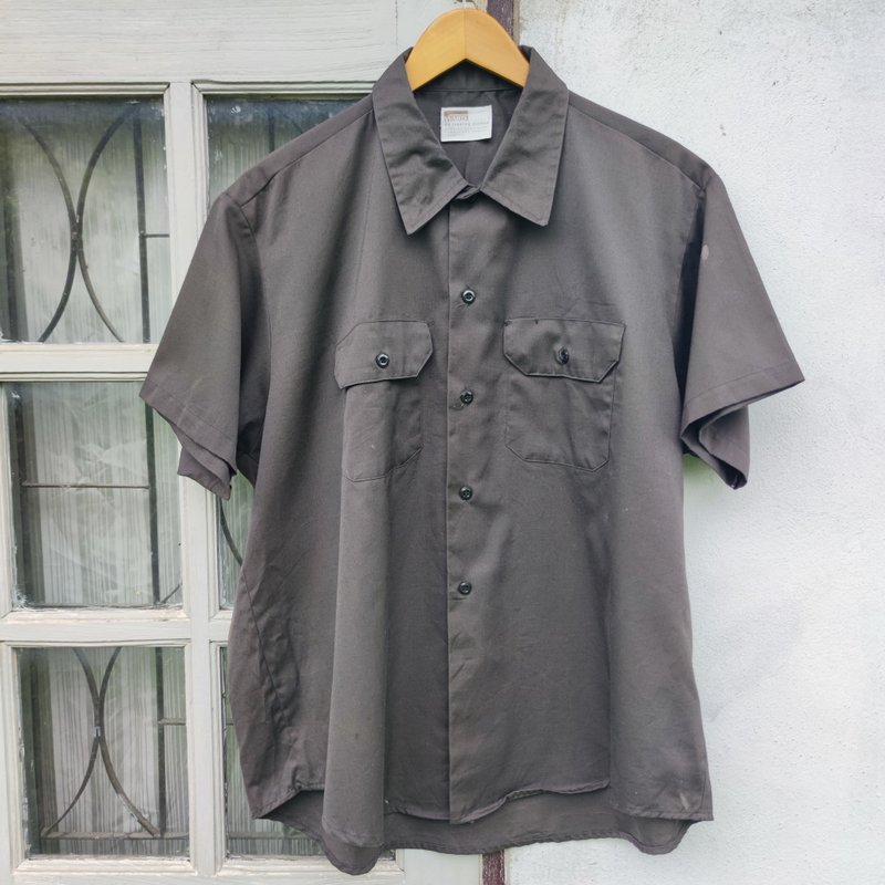 Vintage 70s MONTGOMERY WARD Dark Brown Short Sleeve Work Shirt - Men's Shirts - Other Materials Brown