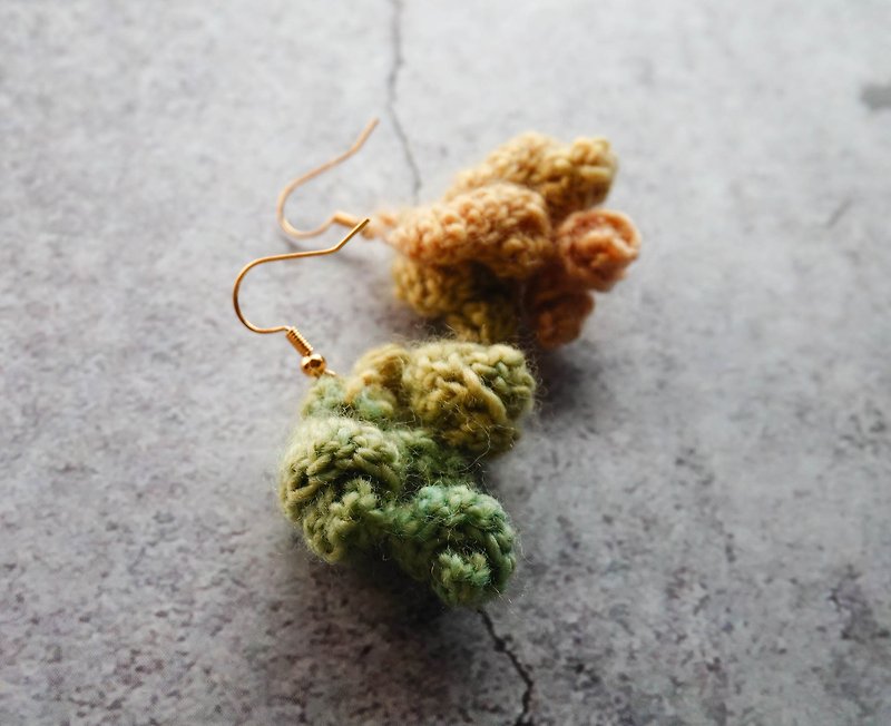Handmade Crochet Earrings | Lime - ต่างหู - ขนแกะ สีเหลือง