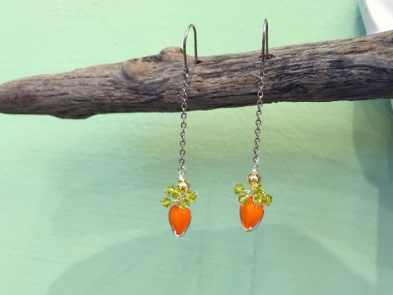 DODOWU handmade earrings] [mini carrots Allergy Ear / no pierced ears clip-on can be done - Earrings & Clip-ons - Gemstone Red