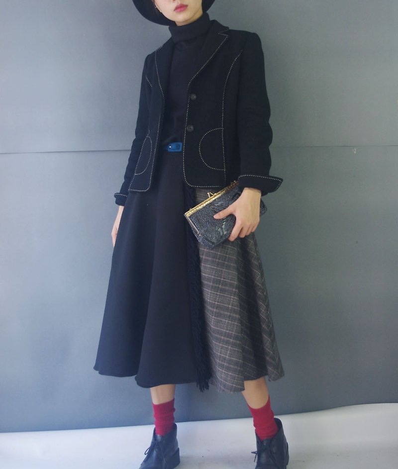 Design hand-made - black gray plaid stitching not lining fringed woolen round skirt - กระโปรง - ไฟเบอร์อื่นๆ สีเทา