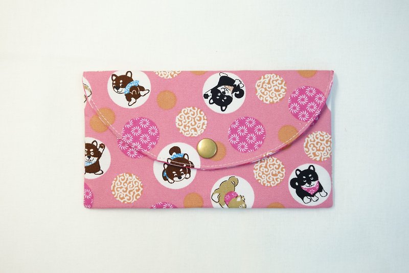 Play cloth handmade. Cute Shiba Inu Red Envelope Passbook Storage Bag - กระเป๋าสตางค์ - ผ้าฝ้าย/ผ้าลินิน สึชมพู