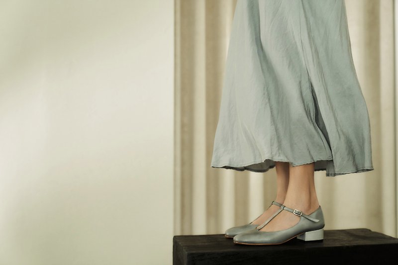 3.4 T-Bar Heels - Pale Grey - รองเท้าหนังผู้หญิง - หนังแท้ สีเทา