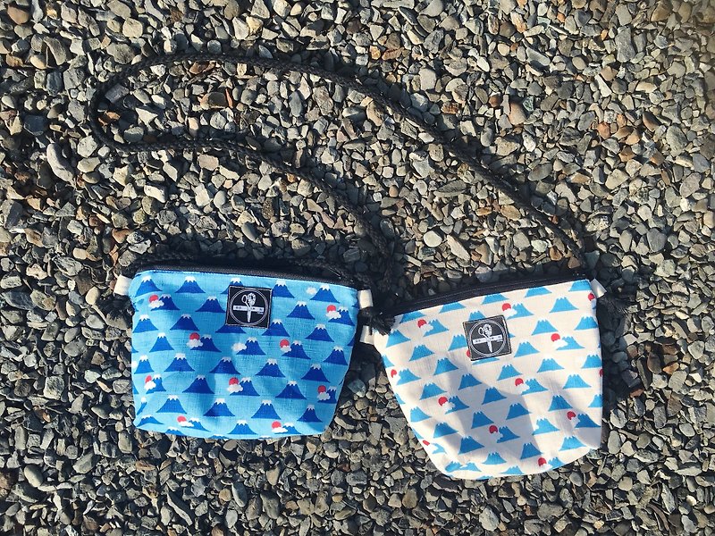 [ 客製化 ] 小方包-富士山（水藍） - 側背包/斜背包 - 棉．麻 藍色
