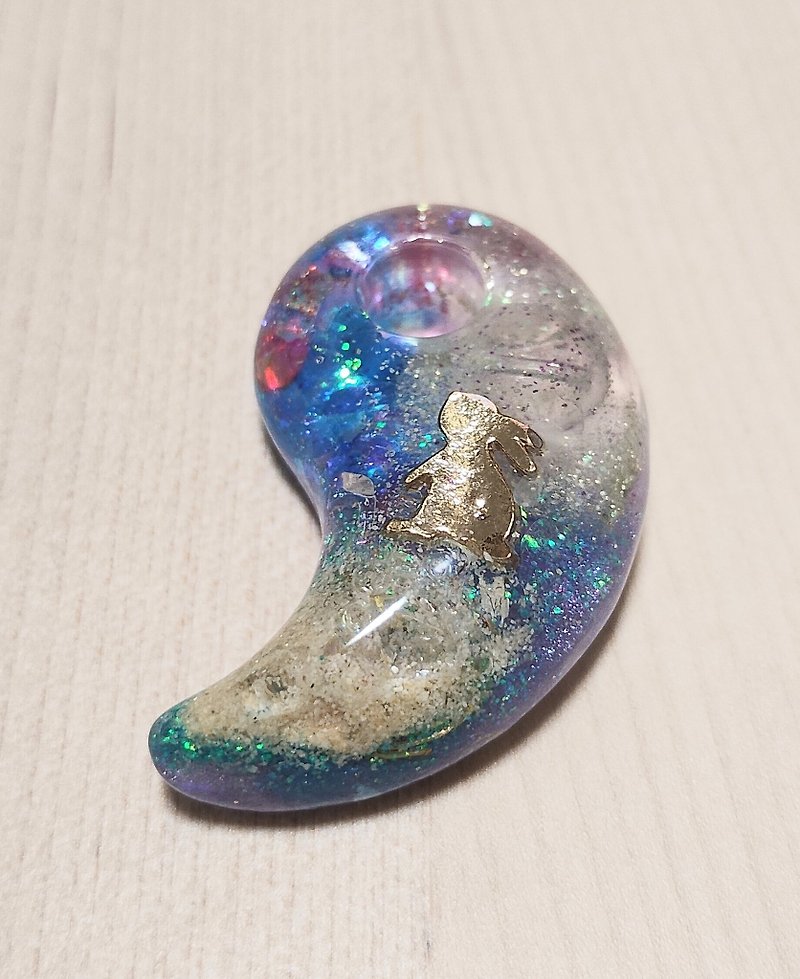 Magatama Amulet (Space Rabbit)cosmo Rabbit - Keychains - Resin Purple