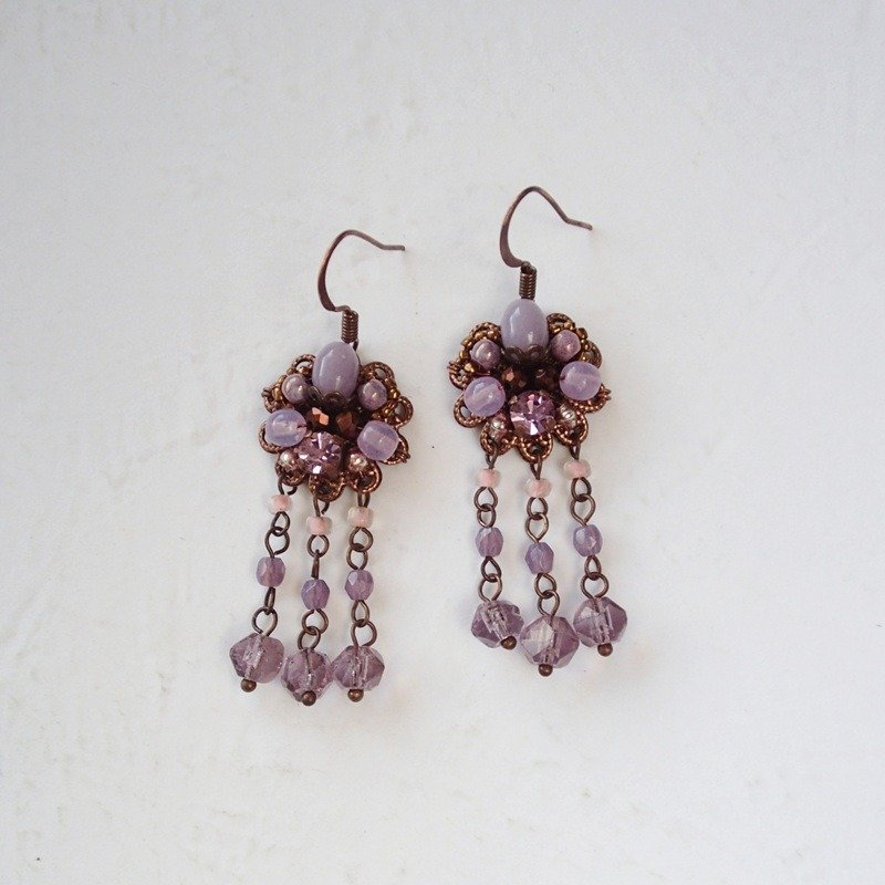 Purple Dangle Earrings Flavors of Lavender by mdmButiik - 耳環/耳夾/耳骨夾 - 玻璃 紫色