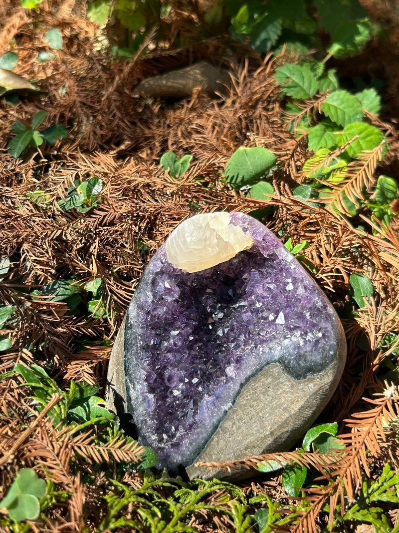 華光-藏晶閣 | 白水晶共生烏拉圭紫水晶洞  | 對應眉心輪 頂輪 - 擺飾/家飾品 - 水晶 