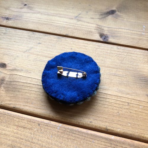 専用 ミナペルホネン ブローチ パッチンピン アクセサリー ハンドメイド ミナペルホネン ブローチアクセサリー ハンドメイド ツバキ