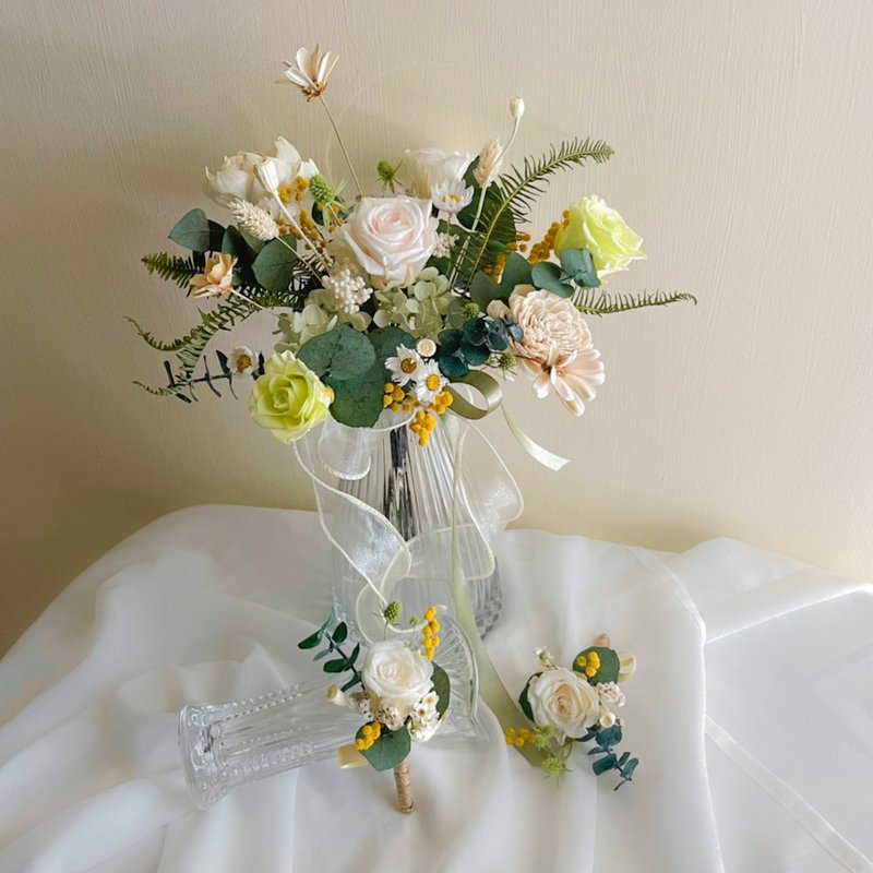 【婚禮捧花】永生花婚禮套組-白綠色 (含捧花、手腕花、胸花) - 乾燥花/永生花 - 植物．花 白色