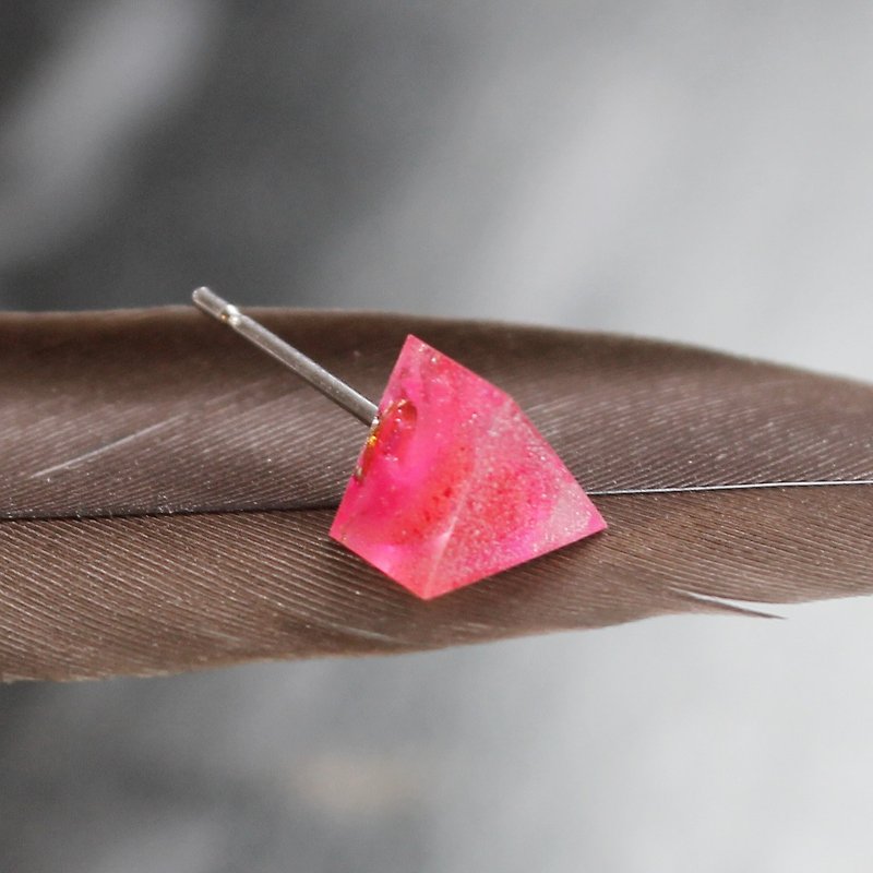 Triangle Earrings ▽   125 / Holiday Girl   ▽ Single Stud  /  transparent resin / glitter - Earrings & Clip-ons - Other Materials Pink