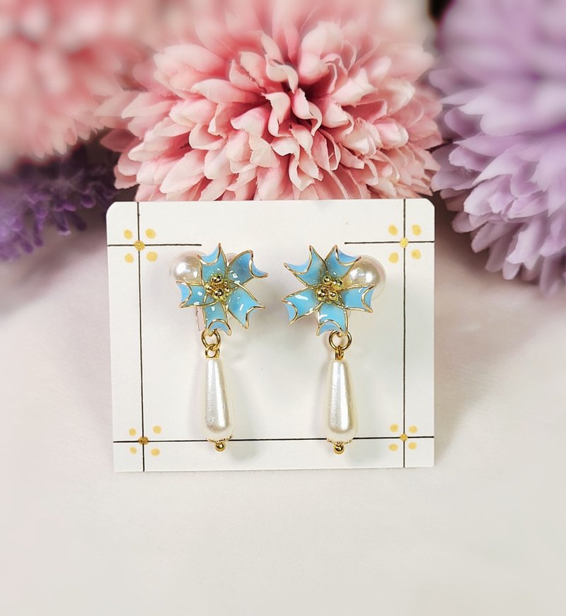 Blue Pearl Flower Earrings/ Clip-On - ต่างหู - เรซิน สีน้ำเงิน