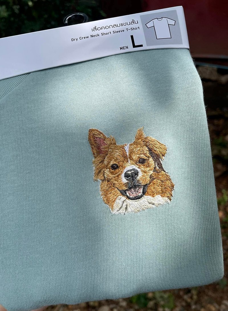 *Custom Made* hand embroidery t-shirt Pet, Cat or Dog - Women's T-Shirts - Thread Blue