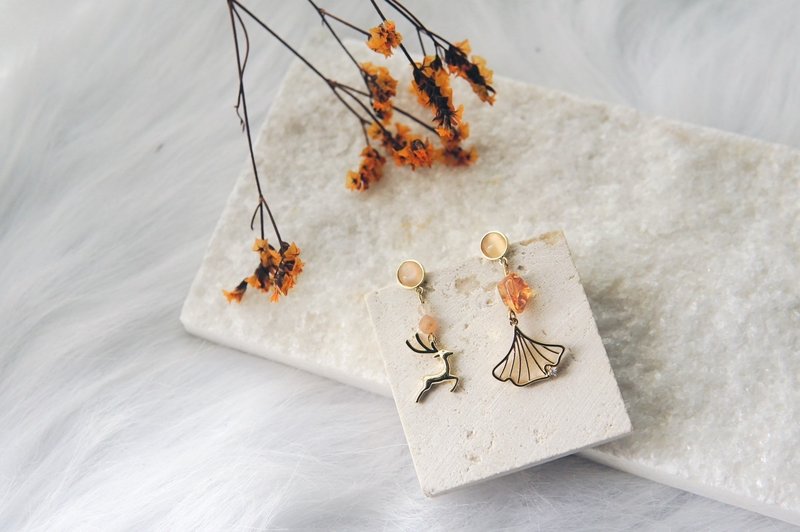 [Deer and Ginkgo] Earrings/ Clip-On/ Silver/Pendants/Ginkgo/Deer/Orange - ต่างหู - เงินแท้ สีส้ม