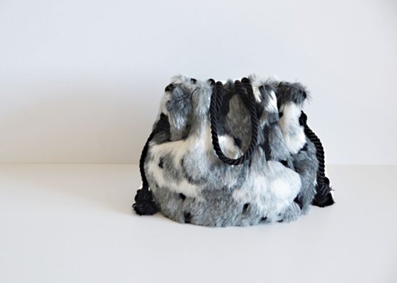 限量 義大利製提花 豹紋 人造毛束口袋包 銀灰色 - 手提包/手提袋 - 棉．麻 銀色