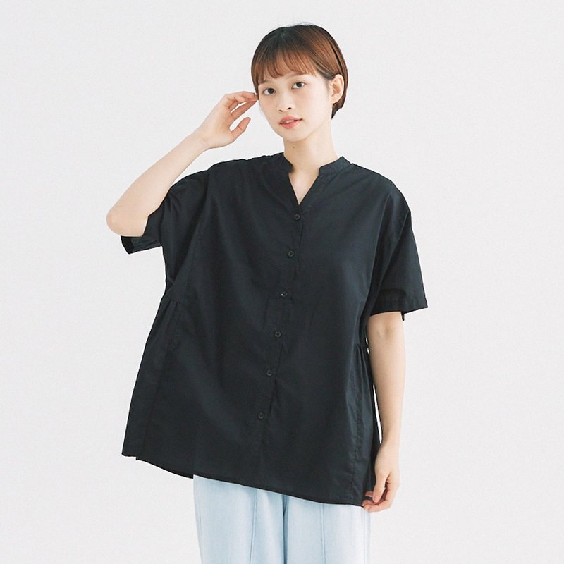 【Simply Yours】Small skirt V-neck top black F - เสื้อยืดผู้หญิง - ผ้าฝ้าย/ผ้าลินิน สีดำ