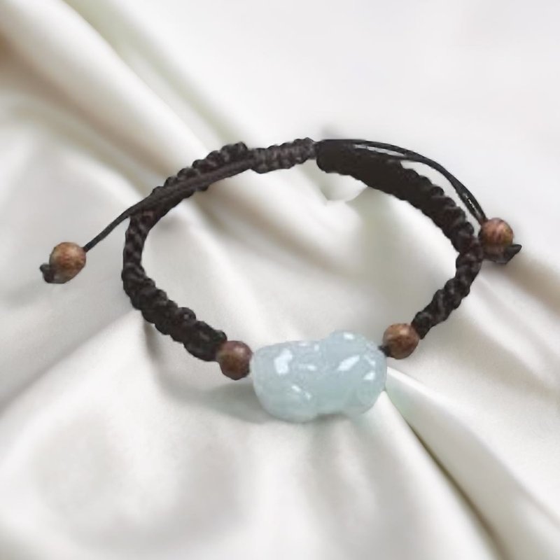 [Lucky Beast] Ice and waxy jadeite Pixiu braided bracelet | Natural Burmese jadeite A goods - สร้อยข้อมือ - หยก ขาว