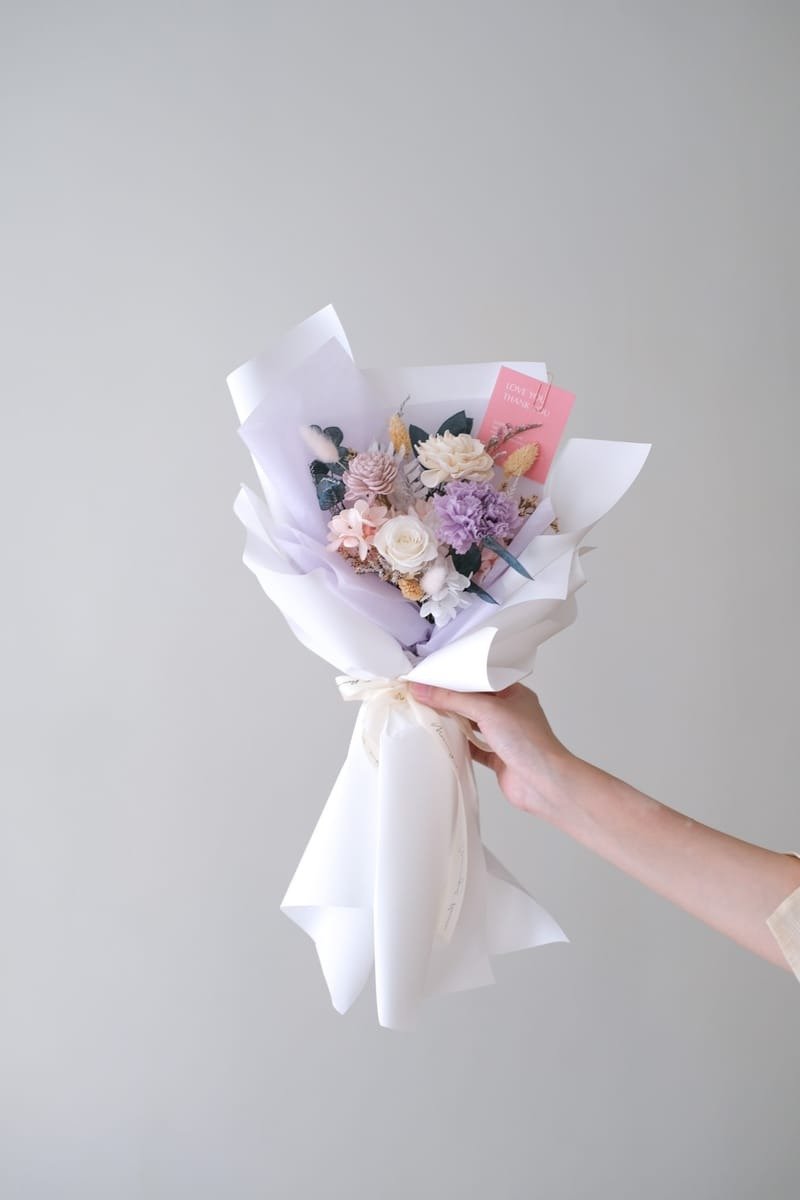 Light pink and purple eternal carnation bouquet - ช่อดอกไม้แห้ง - พืช/ดอกไม้ 