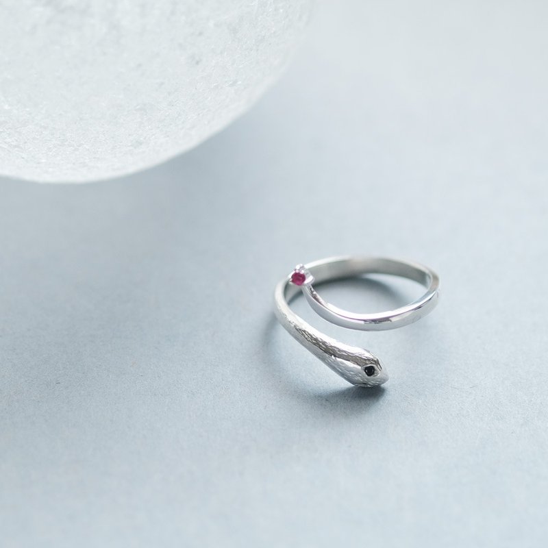 Ruby Snake Open Ring Silver 925 - แหวนทั่วไป - โลหะ สีเงิน