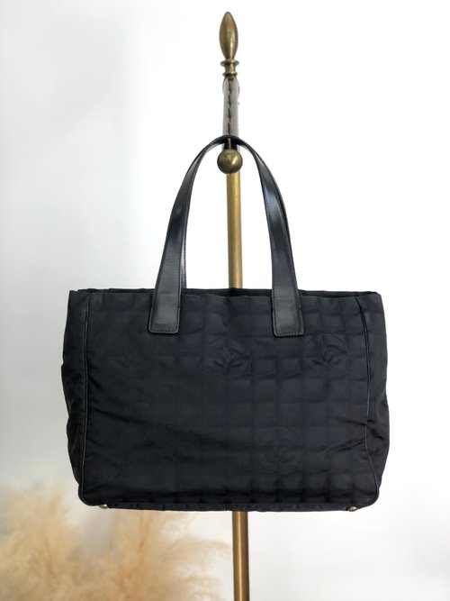 日本直送 名牌中古包 】CHANEL シャネル ニュートラベルライン