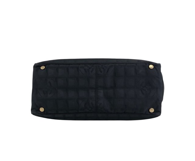 CHANEL ブラック ナイロン バッグ CHANEL シャネル ニュートラベルライン トートバッグ ブラック