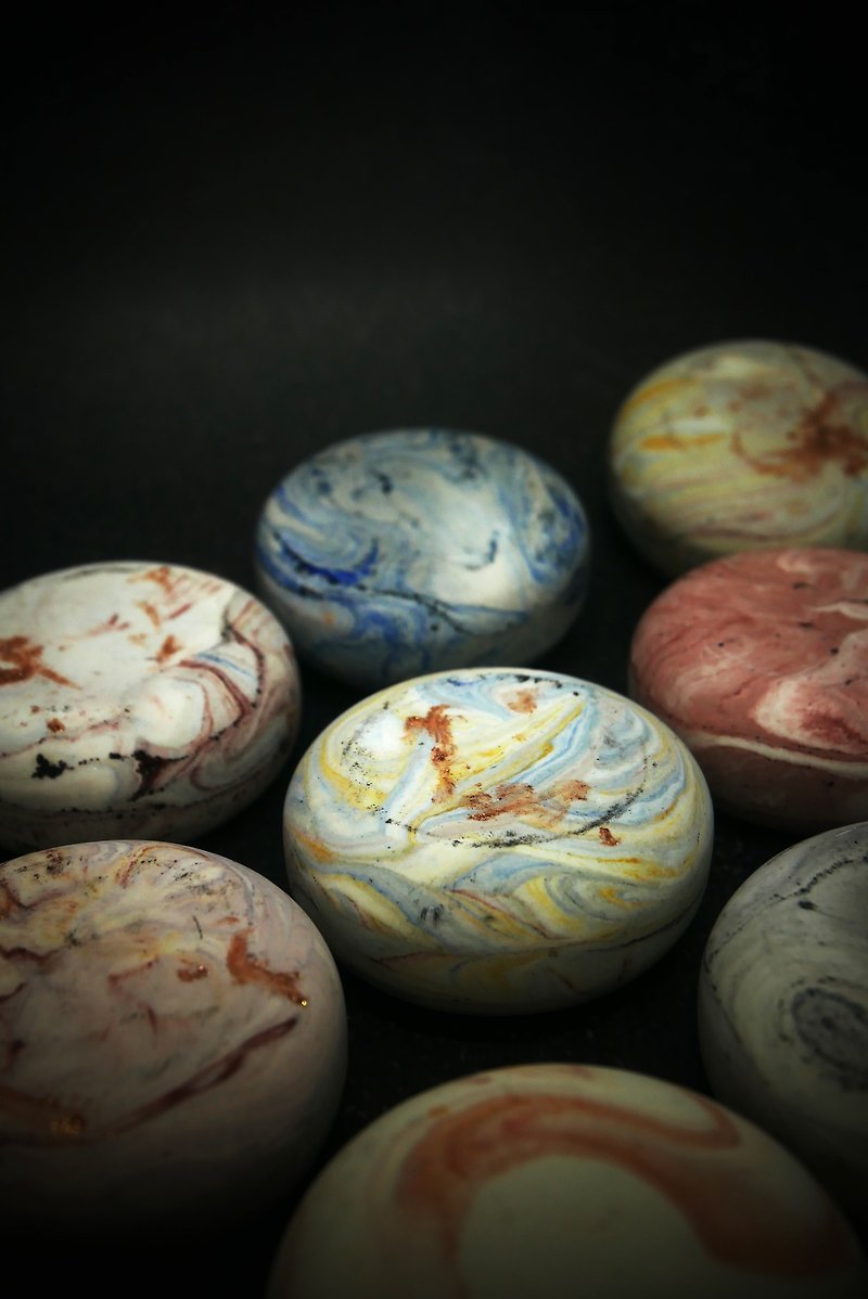 【Planet】ebru art aroma stone - Items for Display - Pottery Multicolor