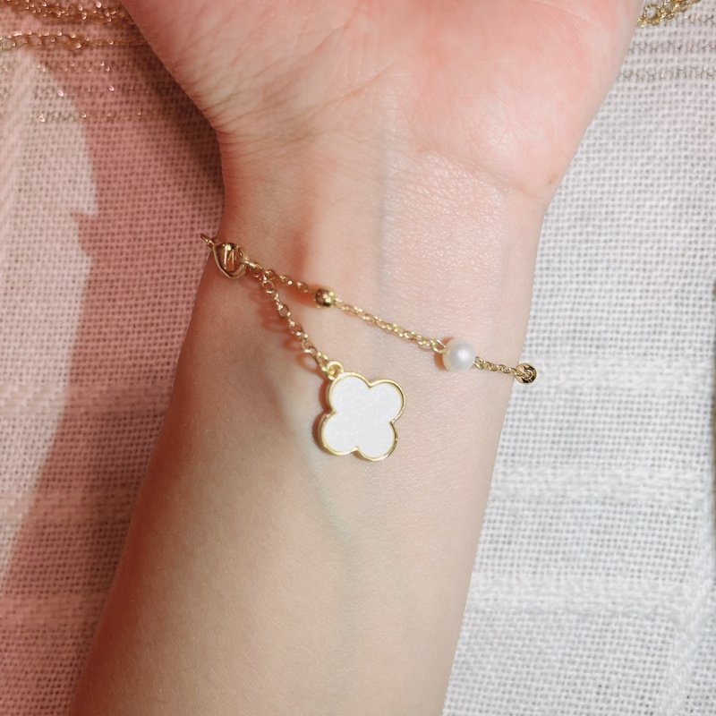珍珠設計款手鍊搭幸運草.材質18k注金 - 手鍊/手環 - 其他材質 