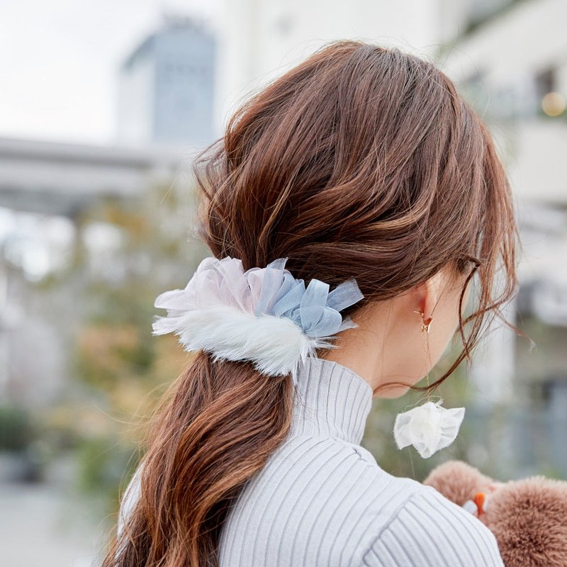 Fur-adorned blooming barrette | Sherbet - เครื่องประดับผม - เส้นใยสังเคราะห์ หลากหลายสี