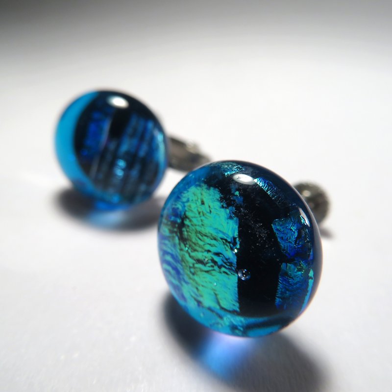 窯燒珠寶琉璃 / 海洋奇蹟 (不鏽鋼耳夾) - 耳環/耳夾 - 玻璃 藍色