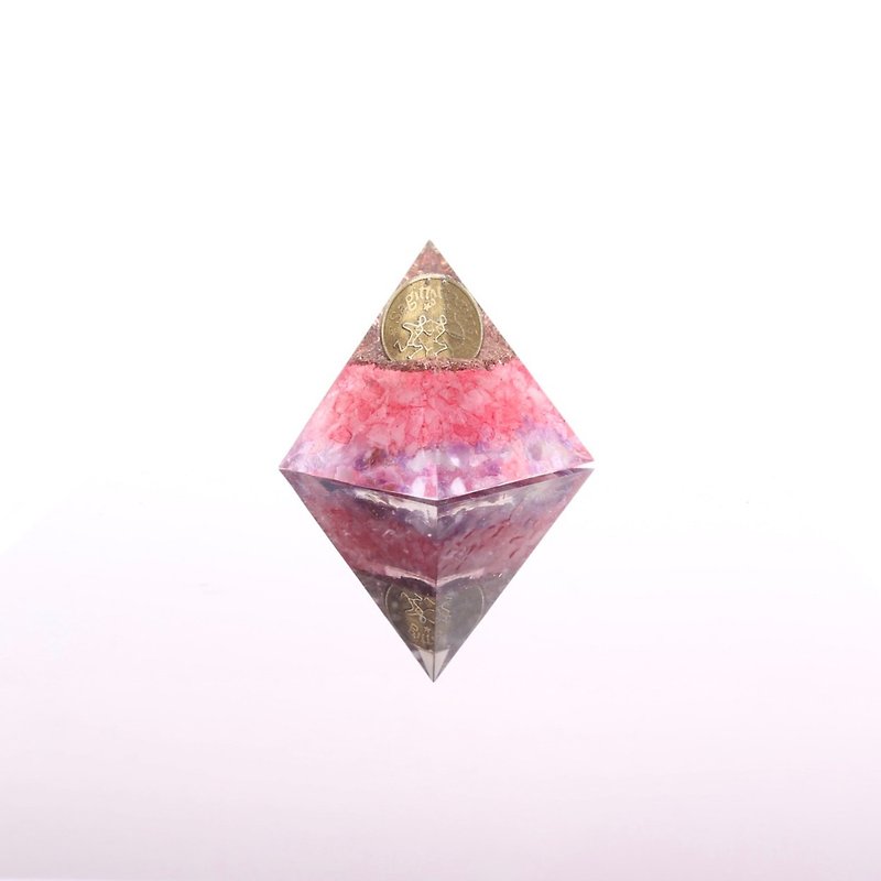 【母の日ギフト】星座シリーズ 射手座ピラミッド・オルゴナイト クリスタルセラピー - 置物 - クリスタル ピンク