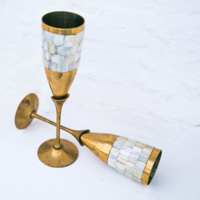 SECLUSION OF SAGE / 1920s Indian Brass _ oblique champagne glass - ของวางตกแต่ง - โลหะ สีทอง