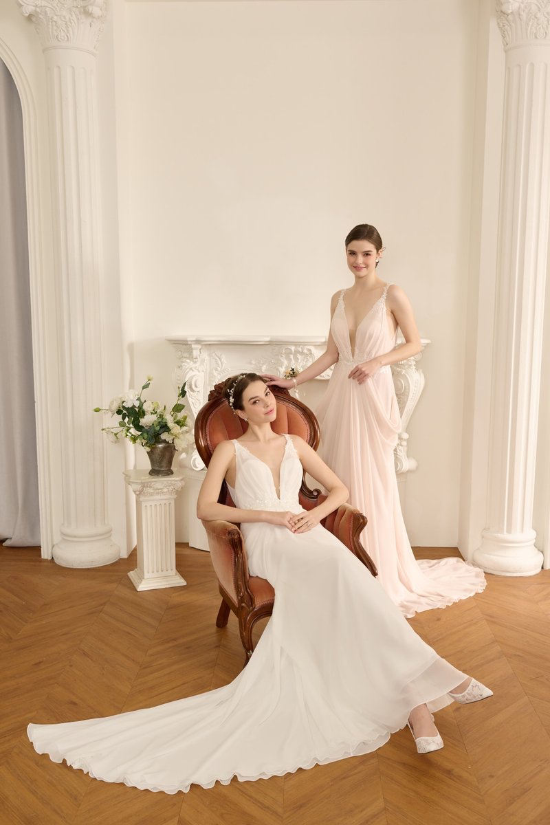 Dara petal cut long dress (ivory white/elegant pink) - ชุดเดรส - วัสดุอื่นๆ สึชมพู