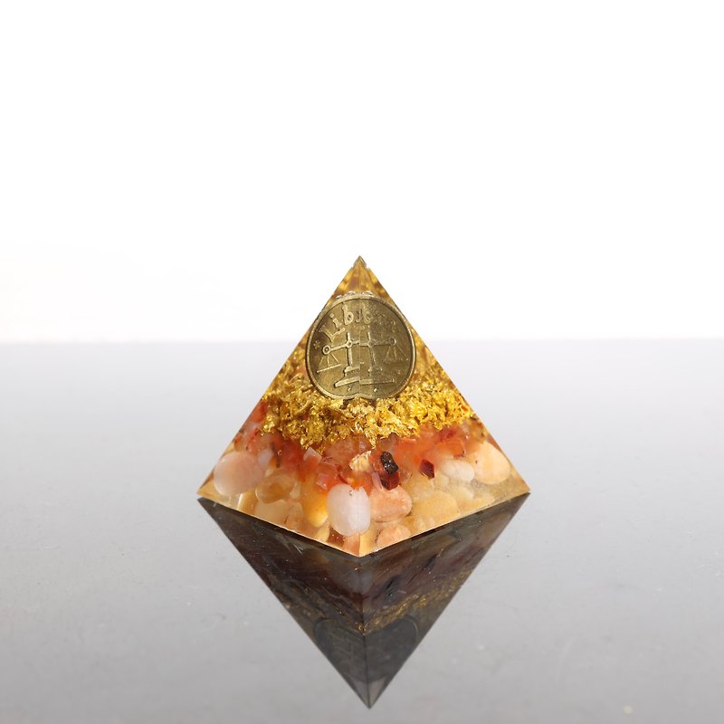 【卒業祝い】星座シリーズ 天秤座 オルゴナイト ピラミッド オルゴナイト クリスタル 癒しと幸運の願い - 置物 - 翡翠 オレンジ