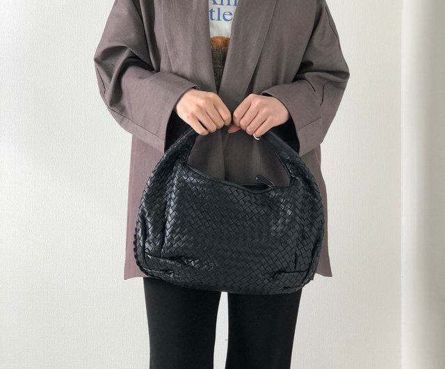 BOTTEGA VENETA ボッテガヴェネタ ショルダーバッグ ブラック