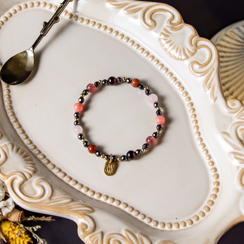 Pearl Strawberry Pie // C1144 Iron Gallstone Heart Bracelet - Bracelets - Gemstone 