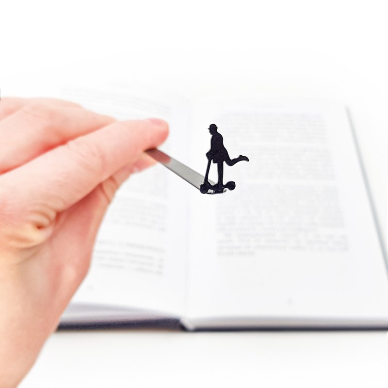 Skater Gentleman Metal Bookmark – Minimalist Silhouette Design - 書籤 - 其他金屬 黑色