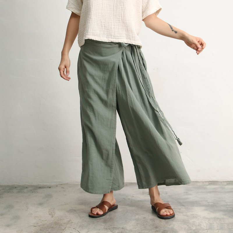 OMAKE front panel side strap trousers gray green - Women's Pants - Cotton & Hemp Green