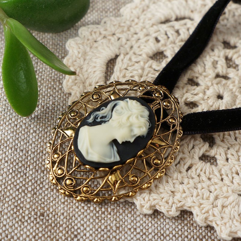 Ivory White Black Lady Girl Cameo Golden Black Velvet Ribbon Choker Necklace - 頸鏈 - 其他材質 黑色