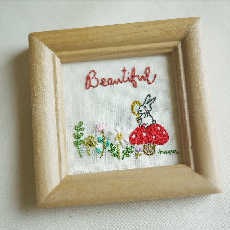 "Forest" embroidery embroidery painting Mini - Miss Bunny's Beautiful - อื่นๆ - งานปัก หลากหลายสี
