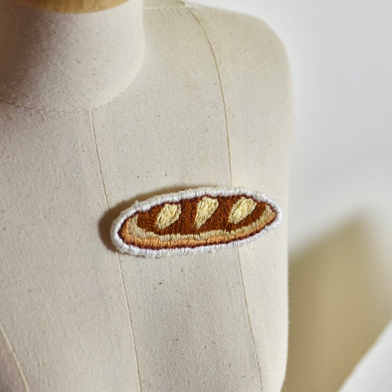 [Handmade Embroidery] Pin | French Bread - Brooches - Thread 