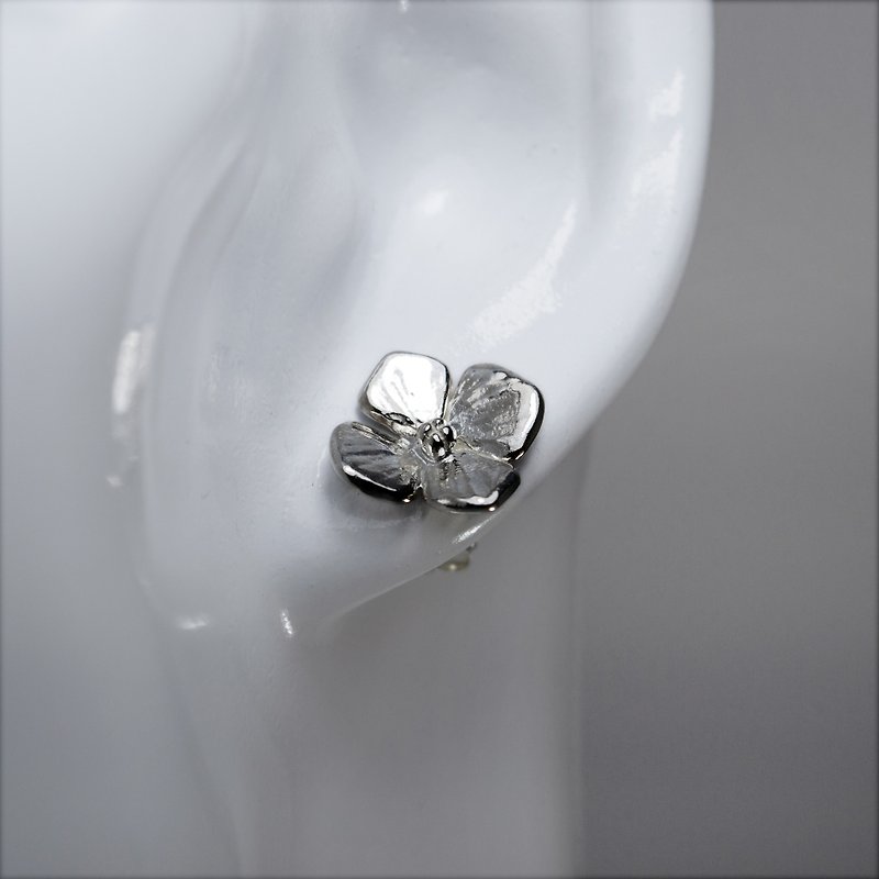 Four petal flower earrings - Earrings & Clip-ons - Sterling Silver Silver