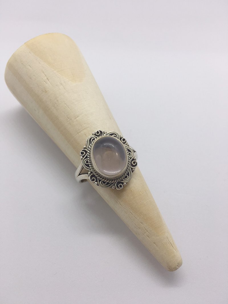 Rose Quartz Ring Handmade in Nepal 92.5% Silver - แหวนทั่วไป - เครื่องเพชรพลอย 