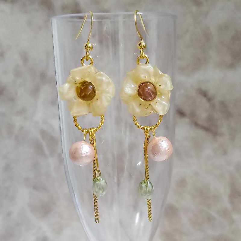 White flower and drop earrings - Earrings & Clip-ons - Plants & Flowers Multicolor