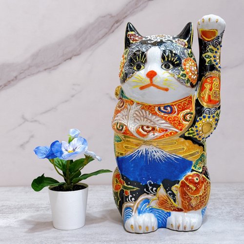 九谷焼　新品　招き猫　黒盛花と富士　富士山 九谷焼 新品 招き猫 黒盛花と富士 富士山