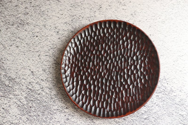 シンプルな禅スタイル|手彫りの円形14cmで描かれた丸太デザートプレートウォーターリップル生漆 - 皿・プレート - 木製 