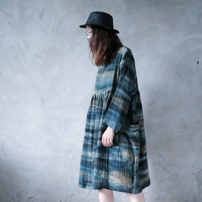 Limited cooperation long-sleeved pleated dress ink ink dawn earth color tie dyed plant blue dye heavy industry dress - One Piece Dresses - Cotton & Hemp Blue