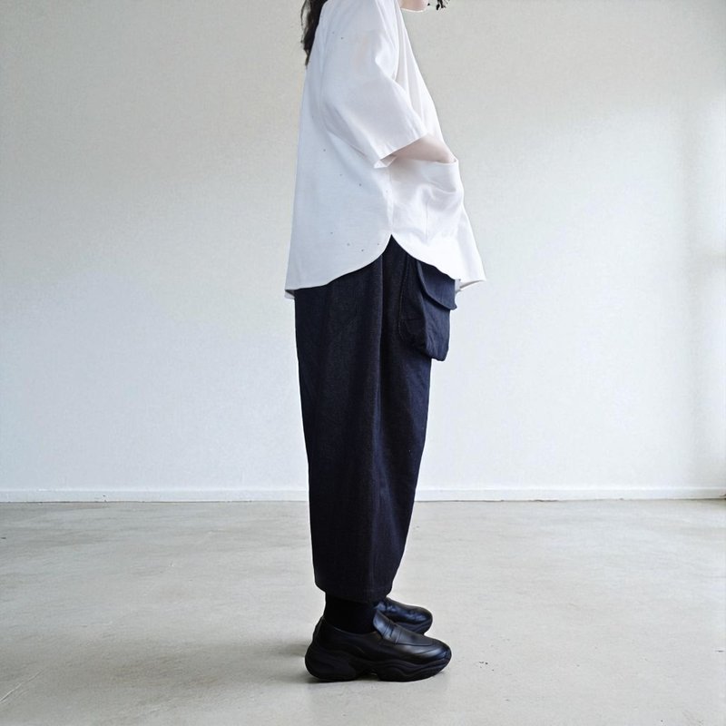 厚磅牛仔黑 雙層大口袋寬褲 - 女長褲 - 棉．麻 黑色