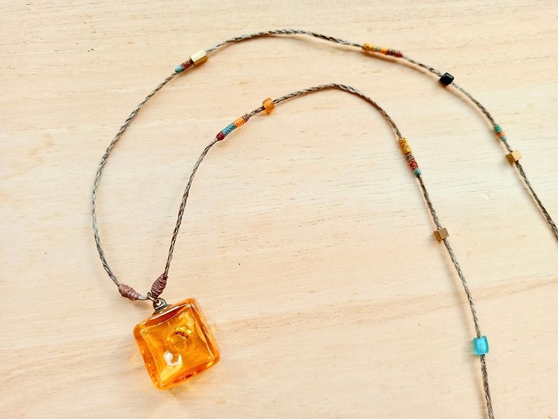 Cube essential oil bottle necklace - Necklaces - Colored Glass Multicolor