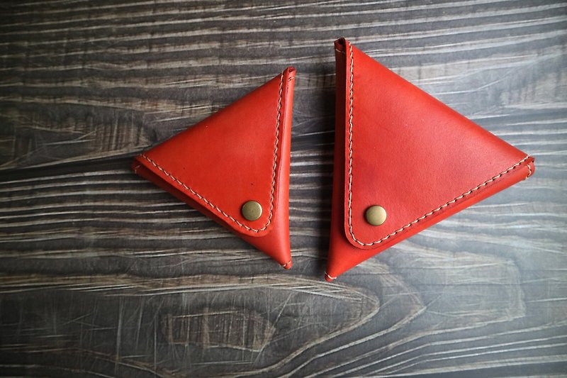 Yichuang Xiaojian | Hand-dyed vegetable tanned leather triangle coin purse Valentine's Day gift - Coin Purses - Genuine Leather 